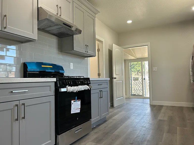 180 N Airport Way — Photo 10