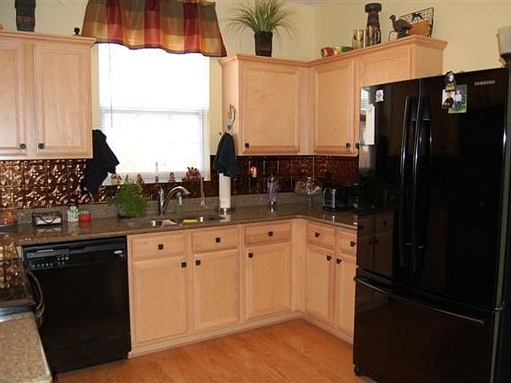 All Kitchen Appliances Remain