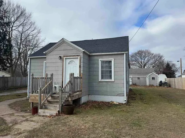 208 10th St N, Cordova, IL 61242