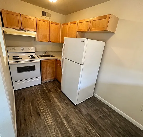 1822 Williamsburg Rd — Photo 5