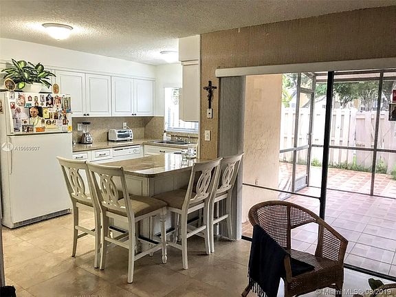 3rd image of 6530 Kendale Lakes Dr APT 1306