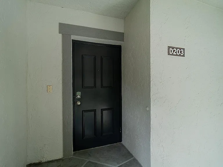 11355 Pond View Dr #D203 — Photo 27