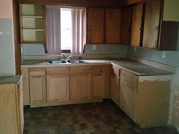 4th image of 13201 Cranwood Park Blvd