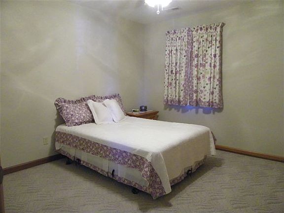 4th image of 161 Stoneridge Ct
