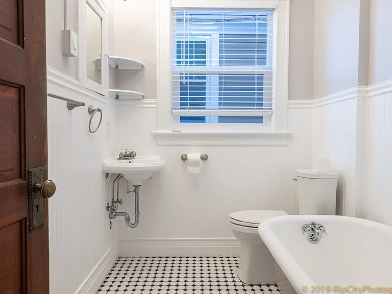 616 NW 22nd Ave — Photo 14