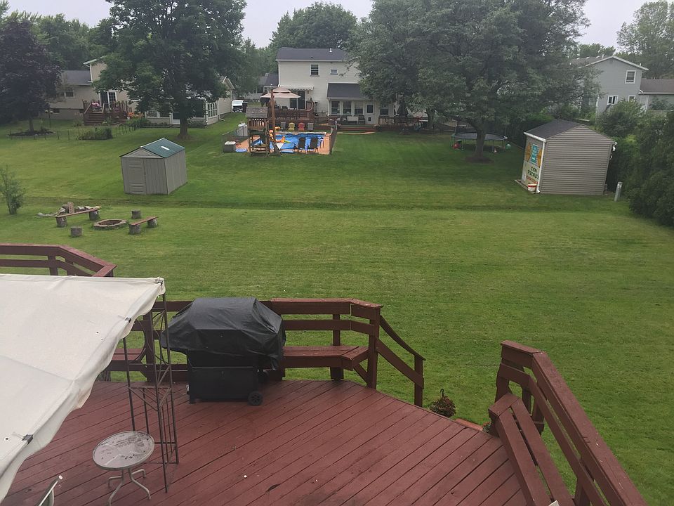 2nd image of 32 Monte Carlo Dr