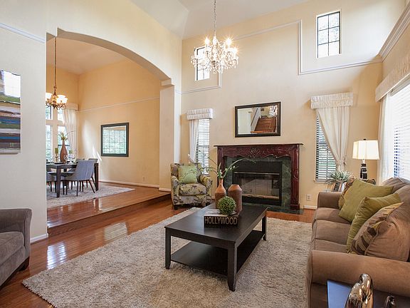 3rd image of 1855 Hollyhock Ln