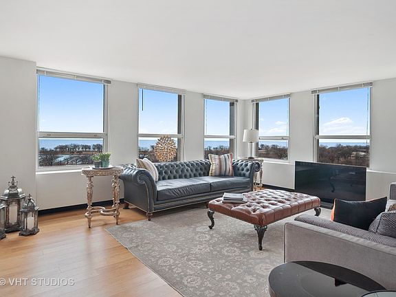 3rd image of 2626 N Lakeview Ave APT 1003