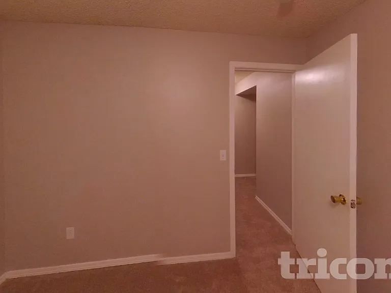 2920 Frazier Ln — Photo 14