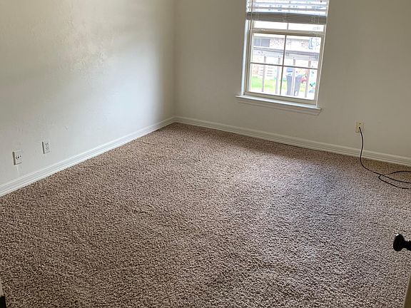 5th image of 2521 Helena Ave