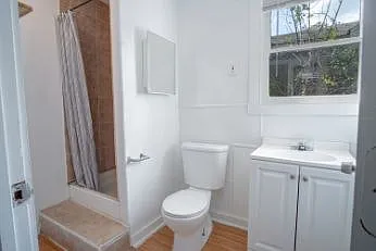 342 Vine St #B — Photo 10