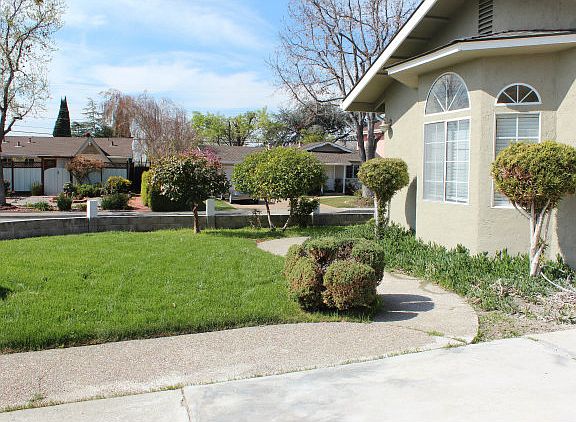 3rd image of 1777 Girard Dr