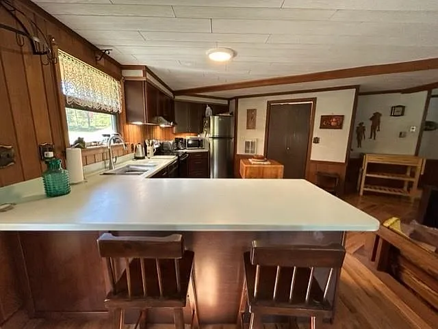 2 bed, 2.0 bath, 2574 sqft, $2,700 — Photo 2