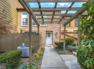 165 Oakmont Ct, Reading, PA 19607