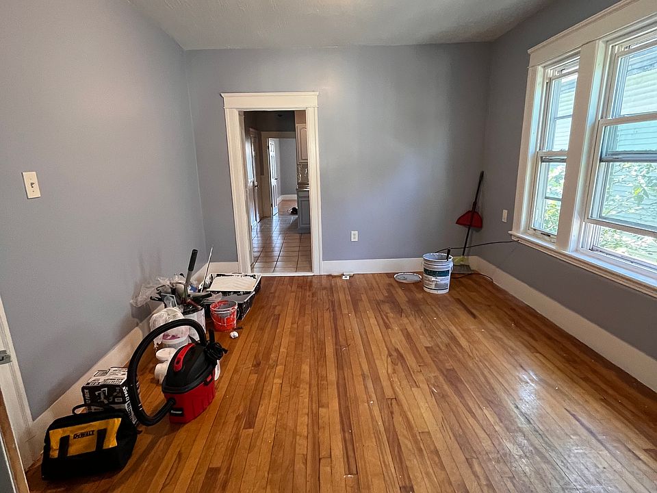 2nd image of 29 Oberlin St #11