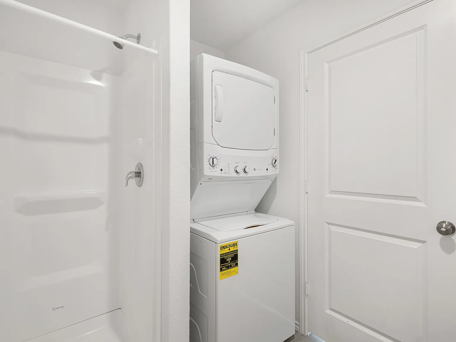 1 bed, 350 sqft, $1,025 — Photo 1