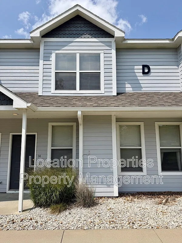 2 bed, 2.0 bath, 1100 sqft, $1,195 — Photo 1