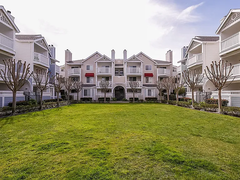 615 Arcadia Ter #101 — Photo 2
