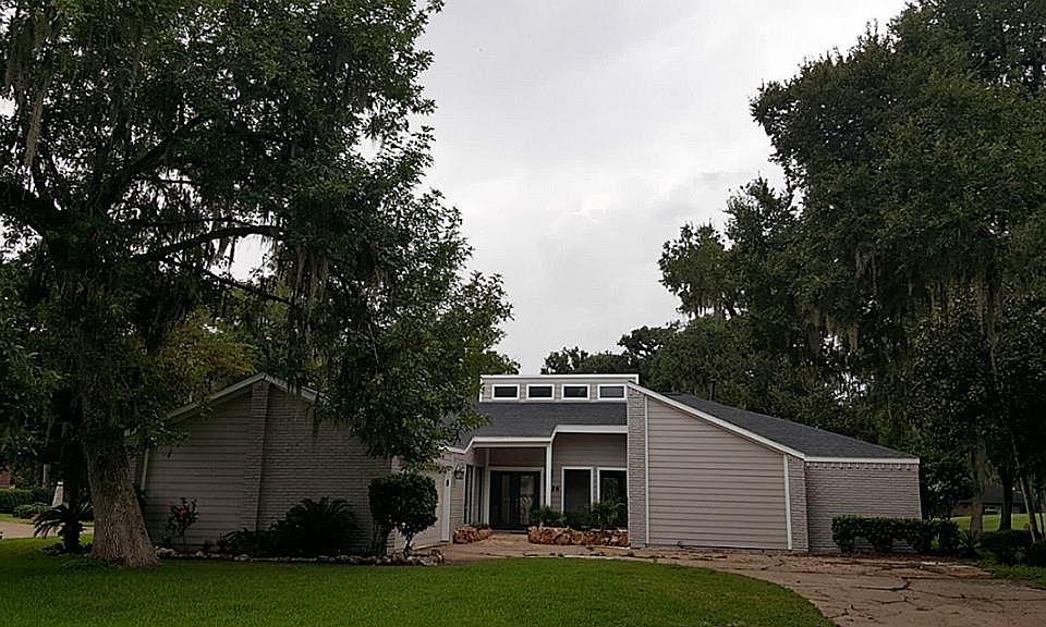 1st image of 256 Woodhaven Dr