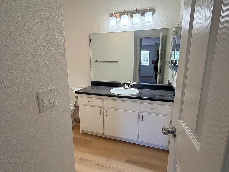 715 B St #12 — Photo 9