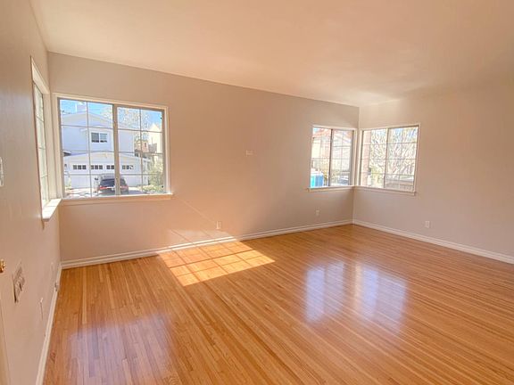 3rd image of 1412 Pine Ave