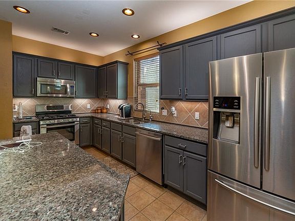 2nd image of 3804 Noe Ln