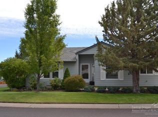 2510 SW Valleyview Dr, Redmond, OR 97756