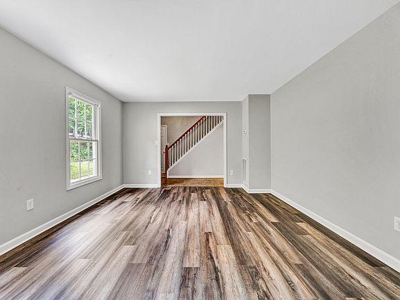 5th image of 237 Westwood Dr