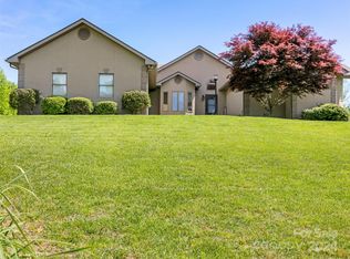 131 Shafer Rd, Flat Rock, NC 28731