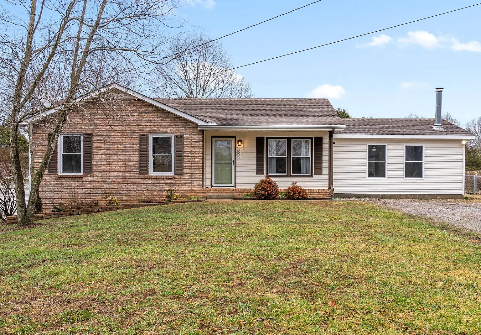3 bed, 1.5 bath, 1468 sqft, $2,200 — Photo 2