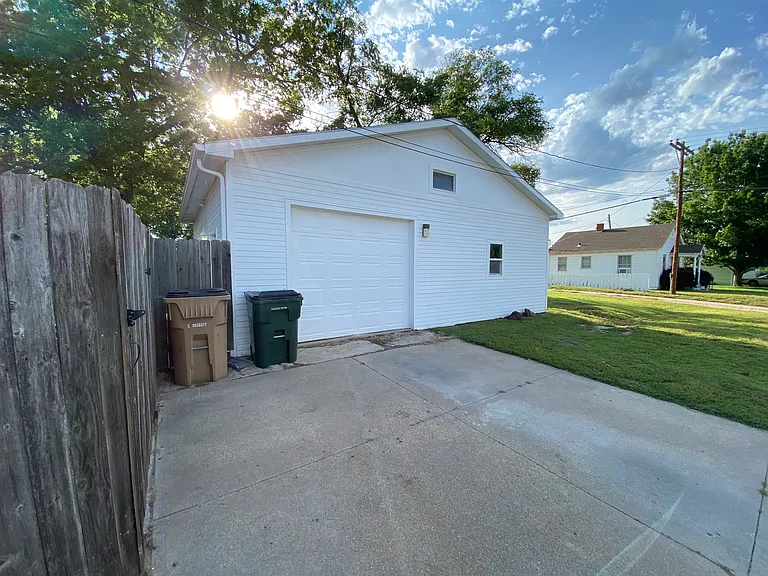 300 W 12th Ave — Photo 41