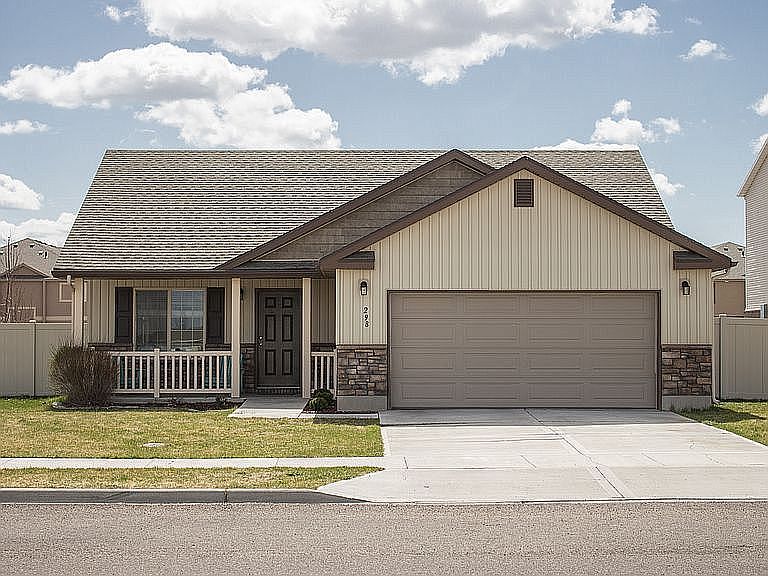 1st image of 298 Oaktrail Dr