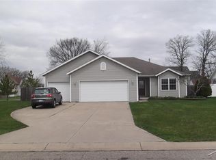 10204 Dove Dr, Freeland, MI 48623