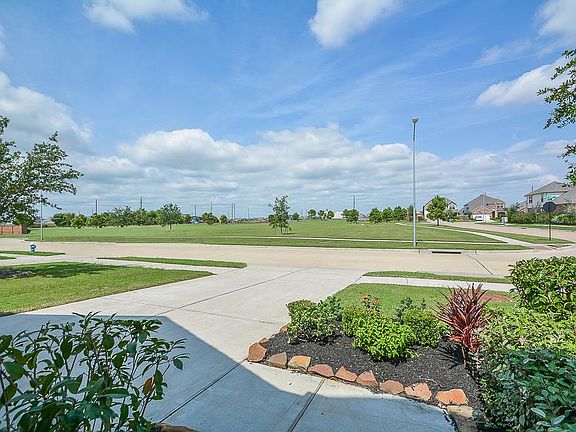 3rd image of 28803 Mayes Bluff Dr