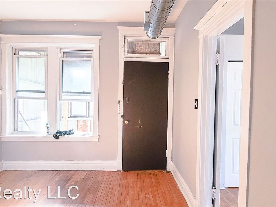 1st image of 3341 S Lituanica Ave #11328394