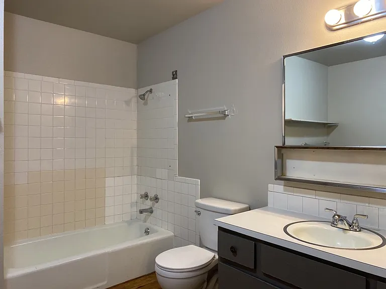 1954 Pecan St #2 — Photo 21