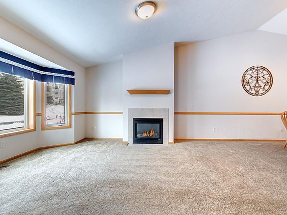 3rd image of 302 10th Ave SE