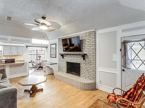 5th image of 3211 Bluegrass Dr