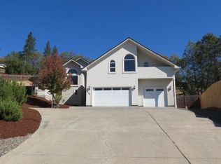 128 NW Caddis Pl, Grants Pass, OR 97526
