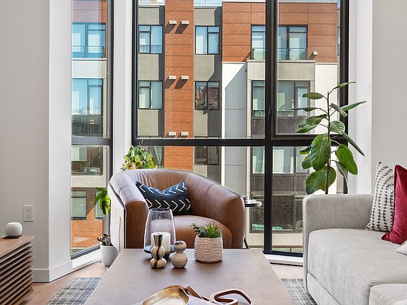 5th image of 815 Tennessee St #303