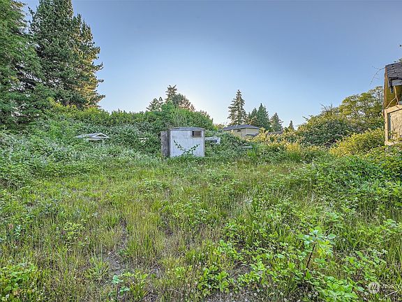 2nd image of 12463 Des Moines Memorial Drive S