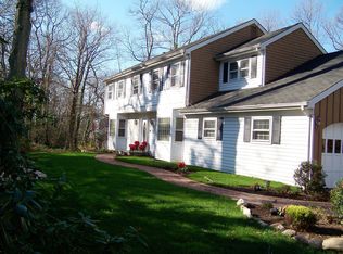 1 Buena Vista Rd, Port Jefferson, NY 11777