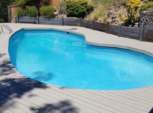 575 Fairhills Dr, San Rafael, CA 94901