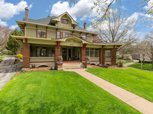 2446 E River Dr, Davenport, IA 52803