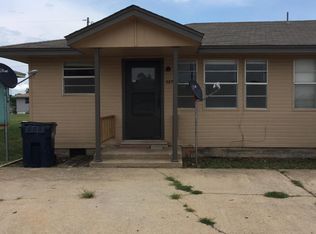 607 S 6th St, Noble, OK 73068