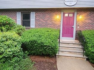 6 Meadowbrook Ln APT 1, South Easton, MA 02375