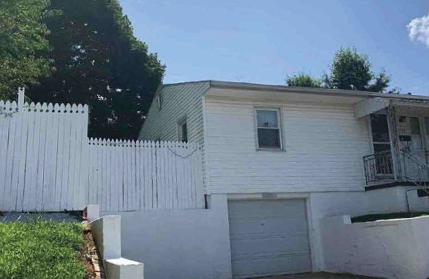 2nd image of 1338 Stephenson Ave