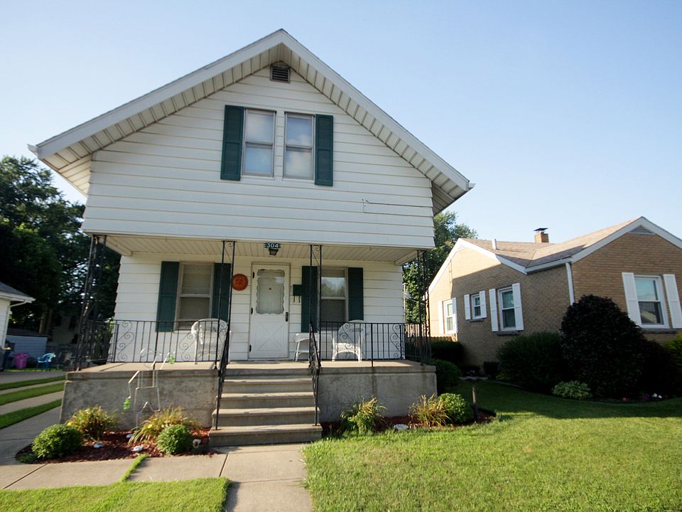 1st image of 304 E 10th St