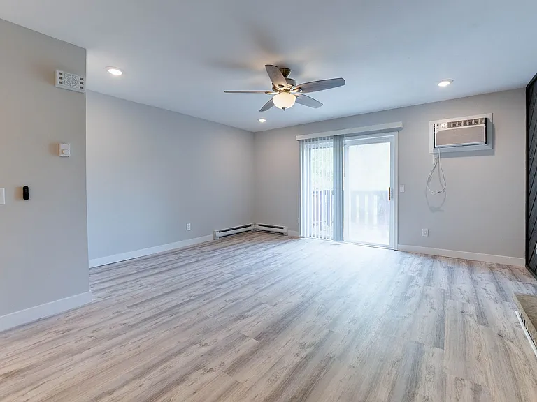 18 N Wickham Ct — Photo 9
