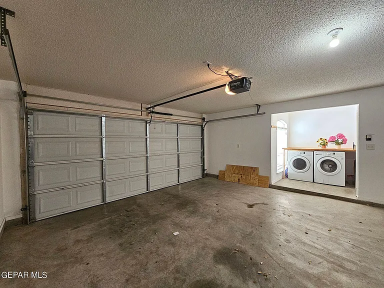 10909 Northview Dr — Photo 17